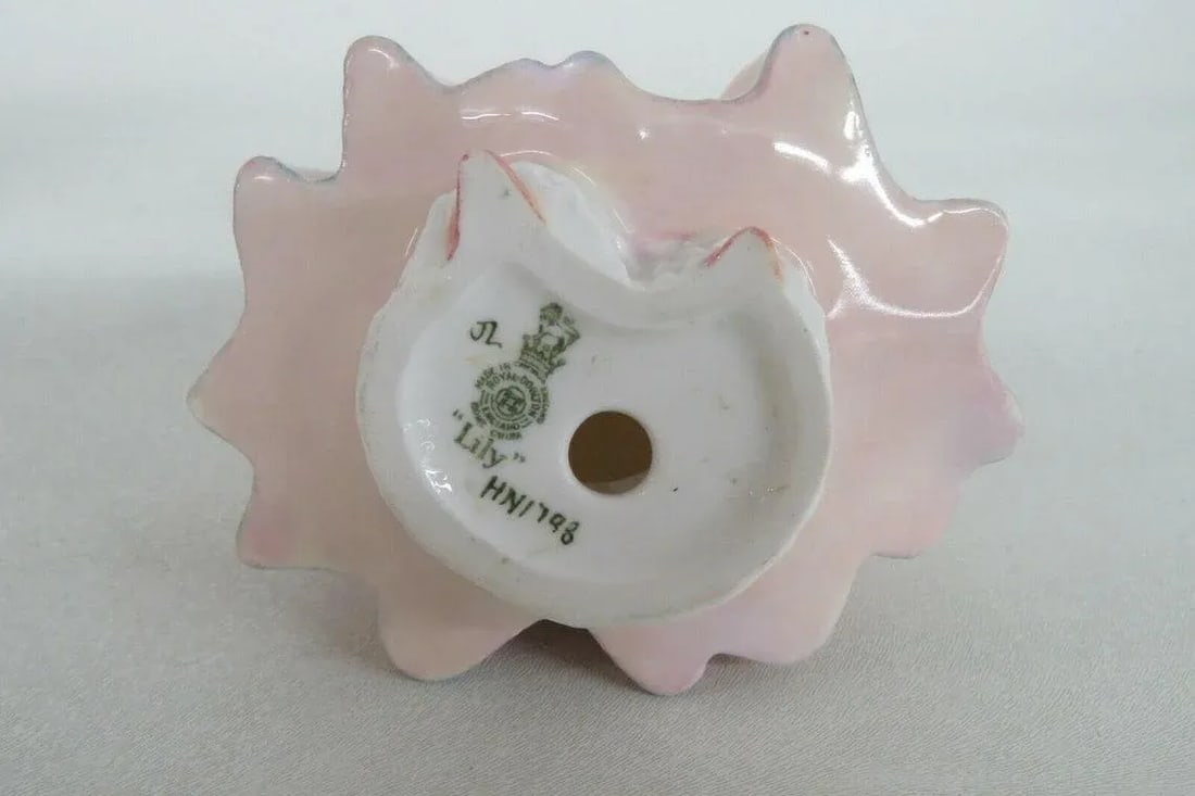 Royal Doulton Lily HN1798 English Bone China Porcelain Figurine - 3