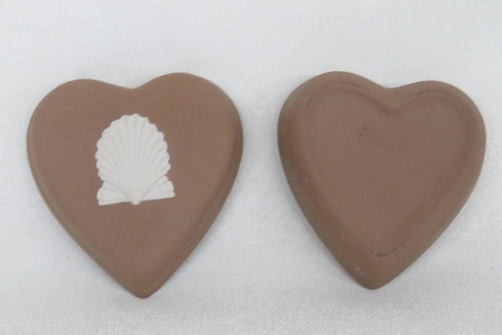 Wedgwood Jasperware Trinket Jewelry Heart Shape Box Brown - 8
