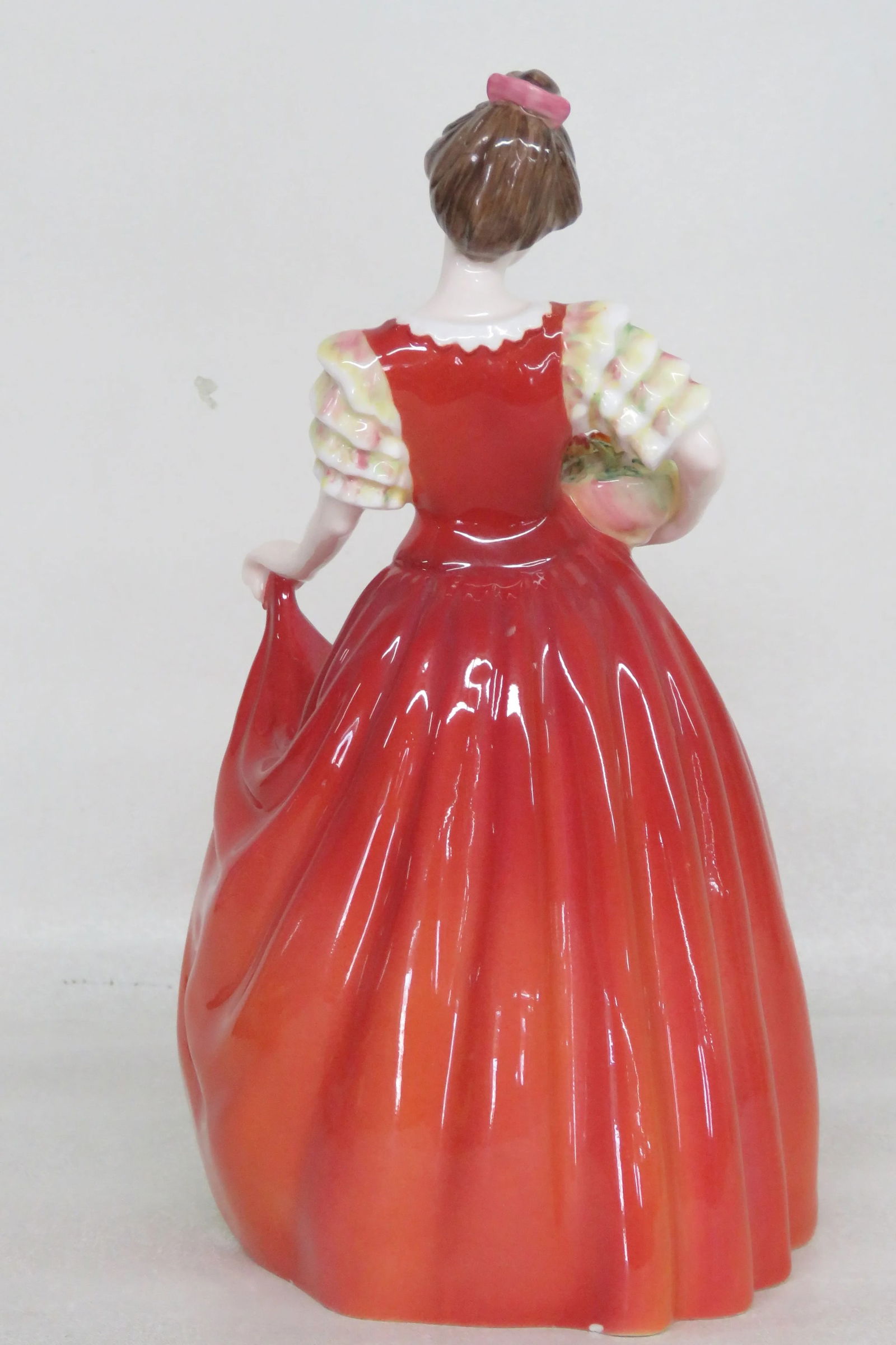 Royal Doulton Helen Hn3886 Bone China Porcelain Figurine - 2