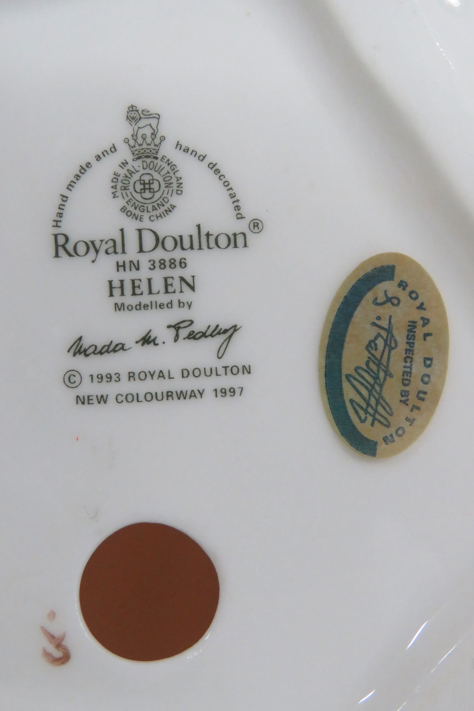 Royal Doulton Helen Hn3886 Bone China Porcelain Figurine - 5