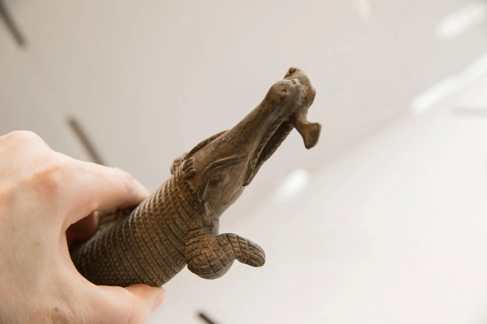 Vintage African Crocodile With Fish Sculpture - 4