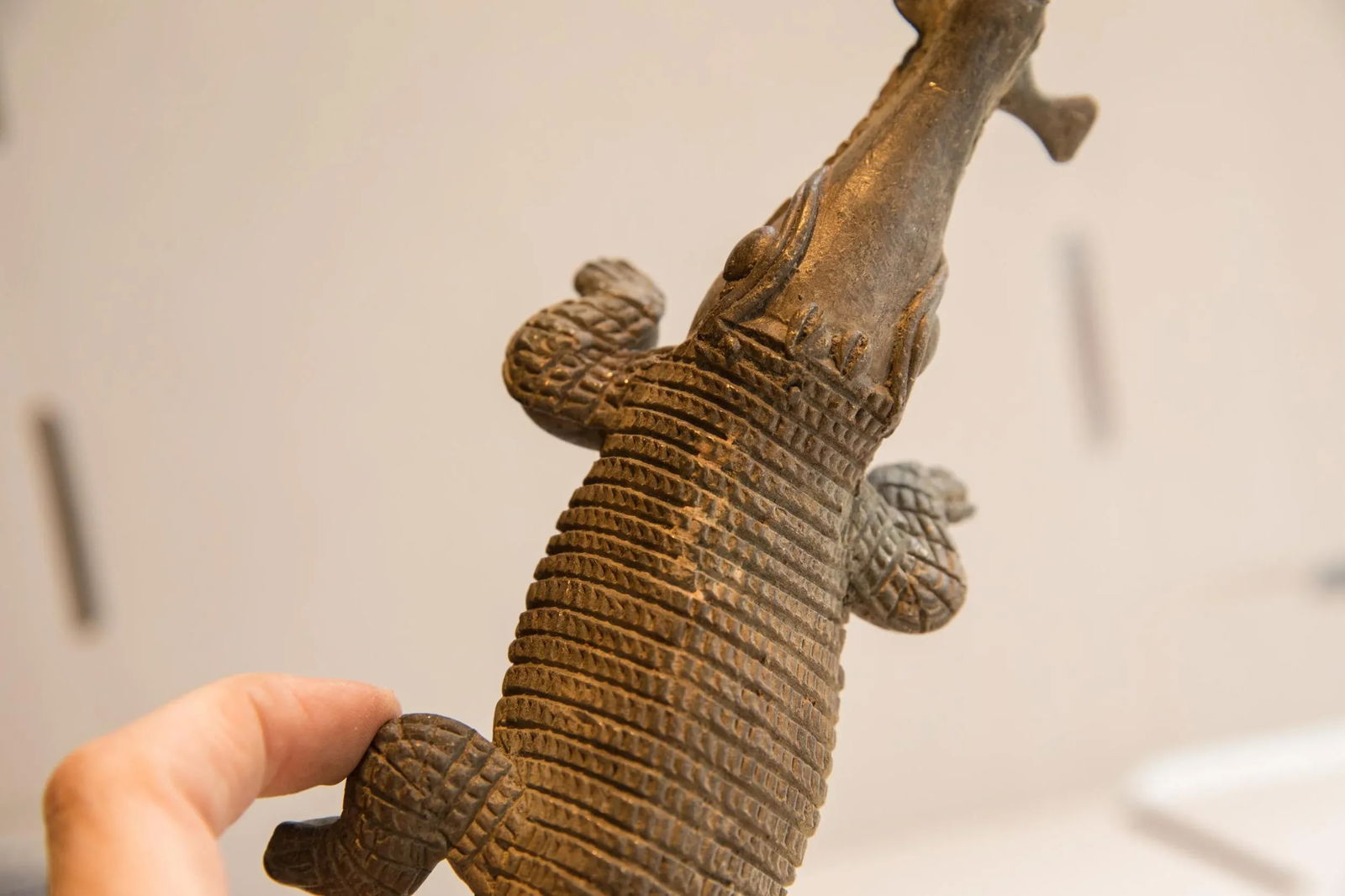 Vintage African Crocodile With Fish Sculpture - 4