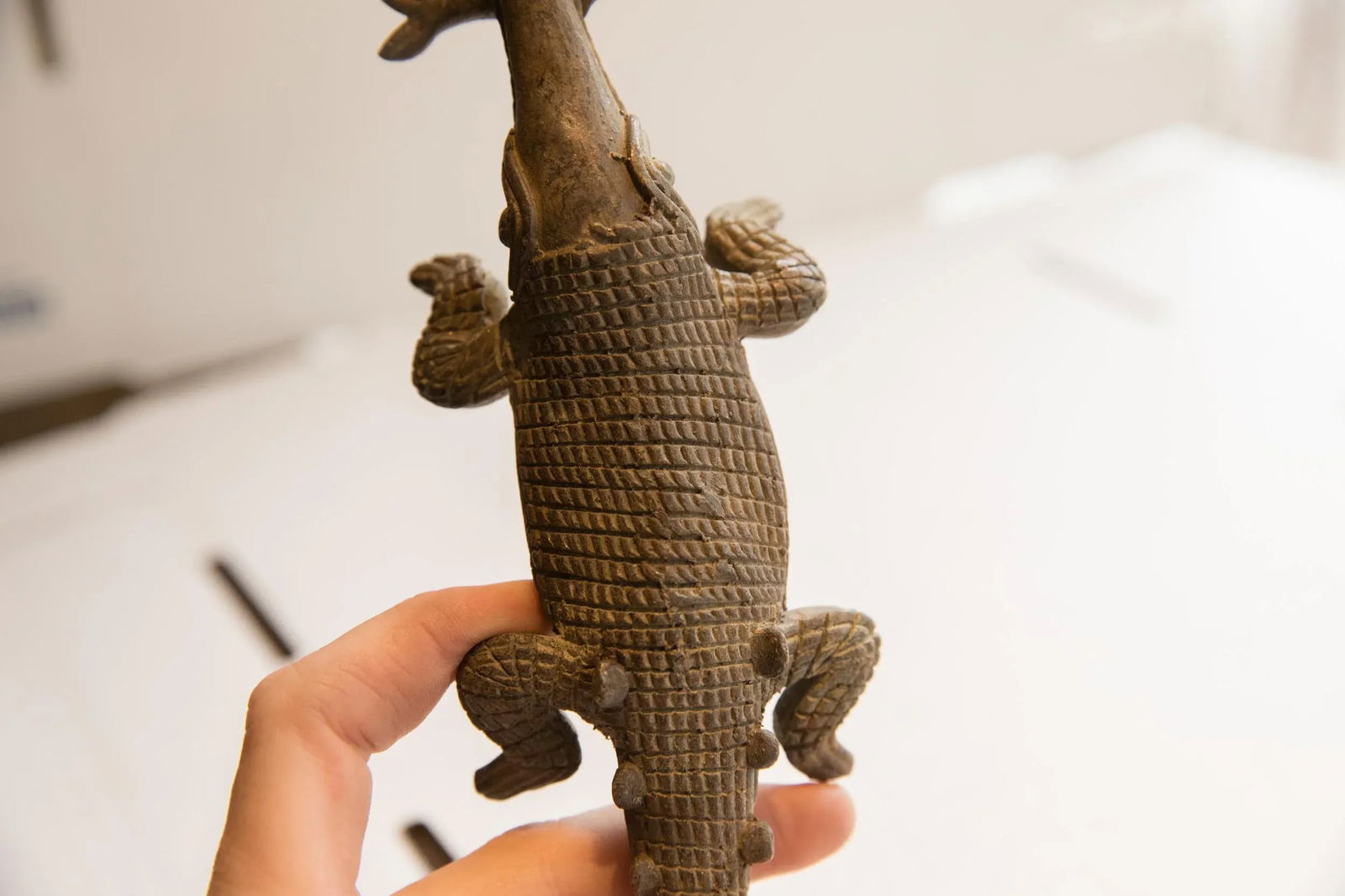 Vintage African Crocodile With Fish Sculpture - 4