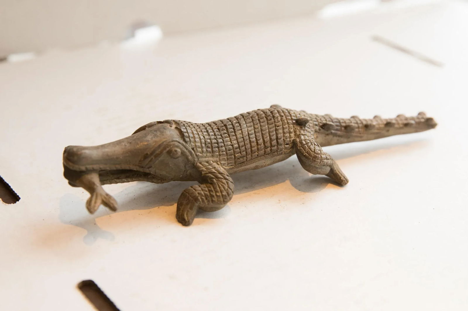 Vintage African Crocodile With Fish Sculpture - 5
