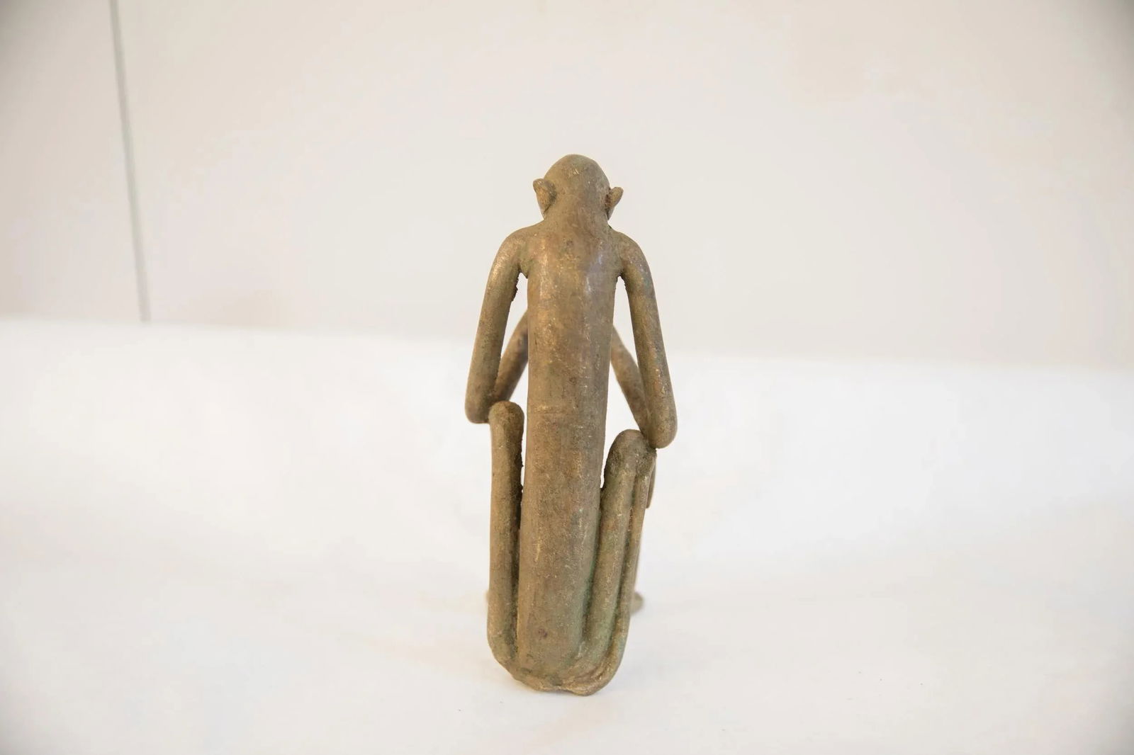 Vintage African Sitting Monkey Eating Sculpture - 4