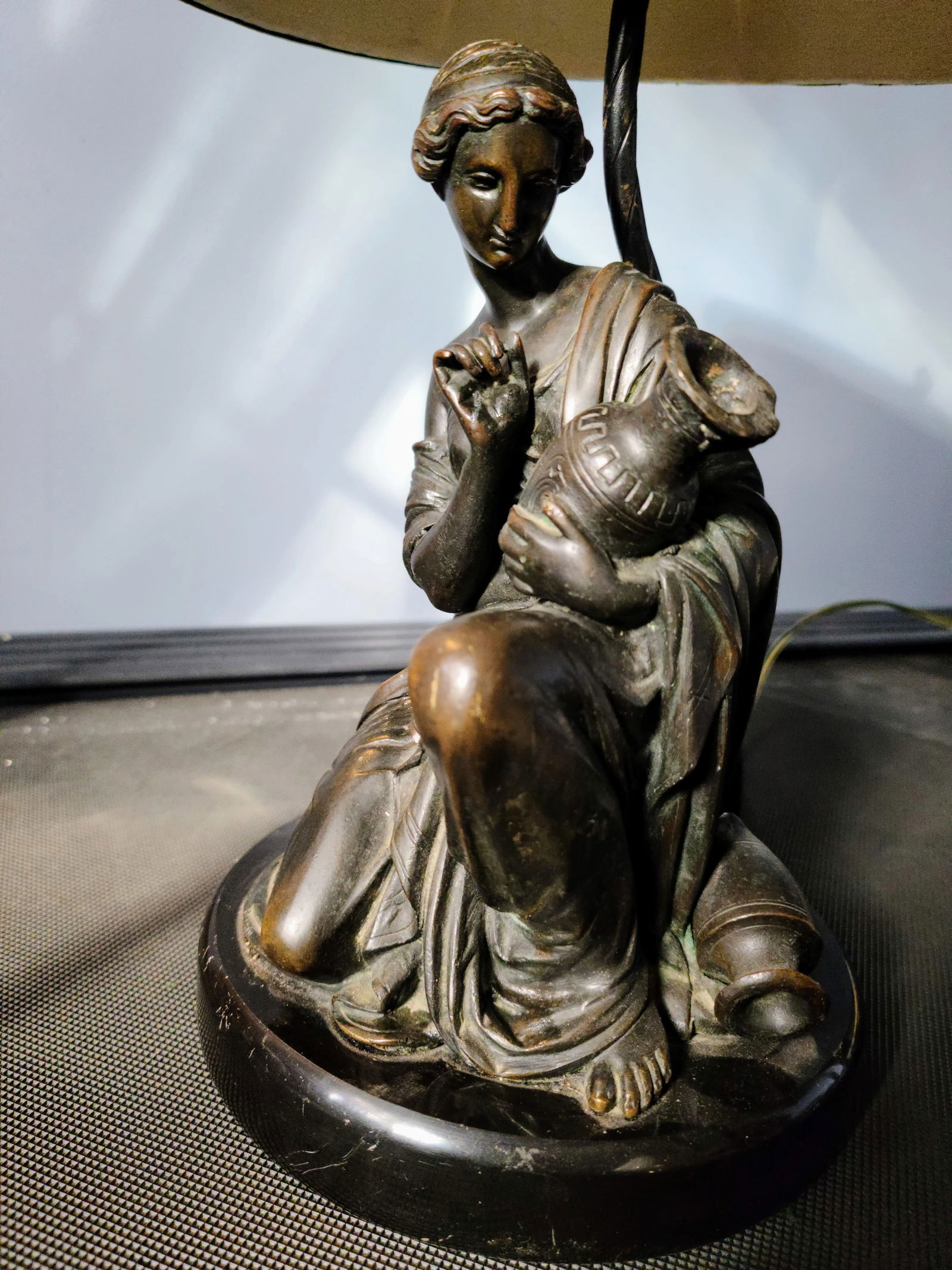 1970s Bronze Sculpture of Female Kneeling With Urn Table Lamp With Linen Shade - 7
