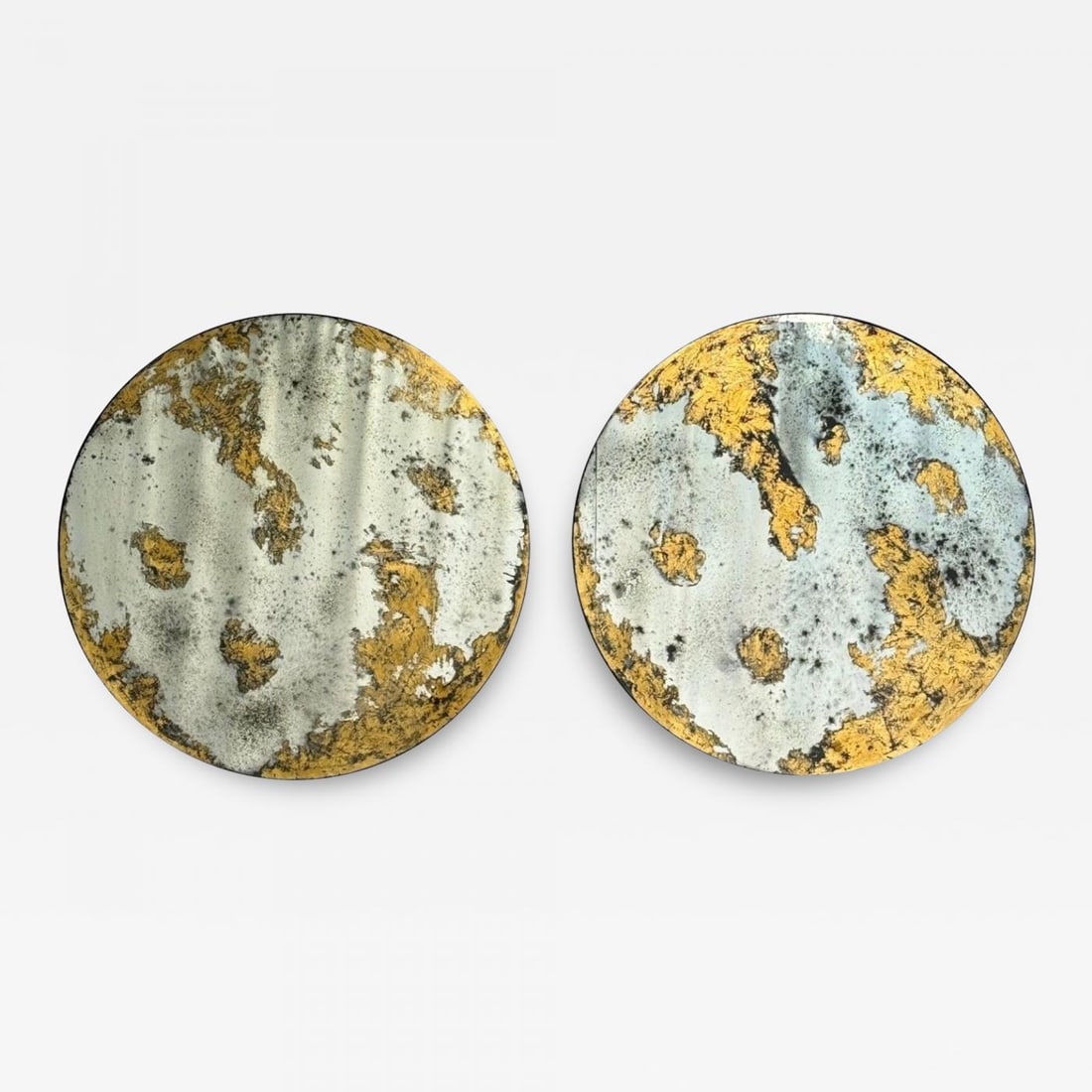 Hollywood Regency Style, Round Wall Mirrors, Eglomise Glass, Gold Leaf, 21st C.: Title: Hollywood Regency Style, Round Wall Mirrors, Eglomise Glass, Gold Leaf, 21st C. Description: Hollywood Regency Style, Round Wall Mirrors, Eglomise Glass, Gold Leaf, 21st C. A striking and versa