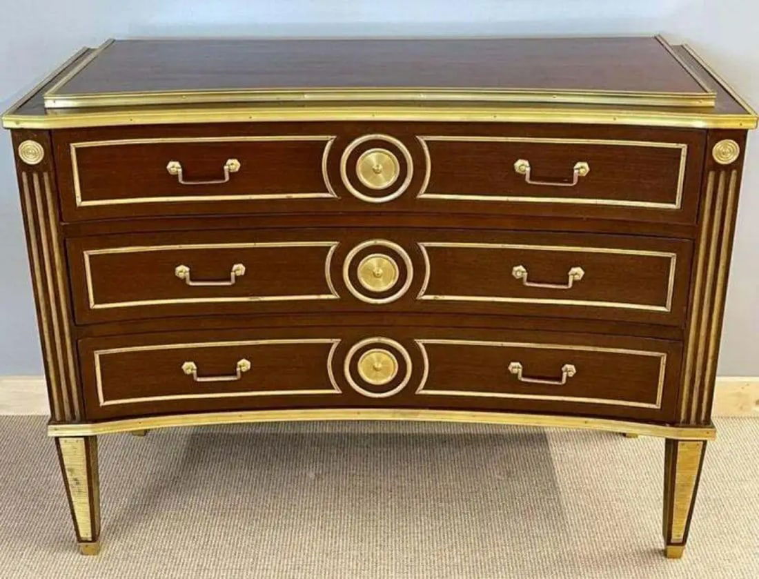 Pair of Large Russian Neoclassical Style Inverted Front Commodes Chests - 5