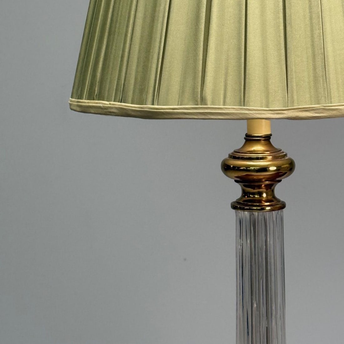 Hollywood Regency Style, Table Lamps, Fluted Crystal, Gilt Metal, USA, 1980s - 5