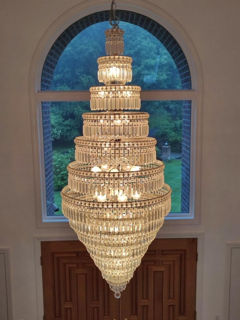 13 Tier Wedding Cake Chandelier. Crystal Prisms. 1970s - 4