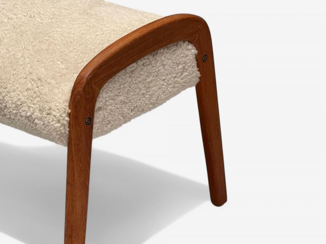 Danish Mid-Century Modern, Shearling Stool, Beige Sheepskin, Denmark, 1970s - 8