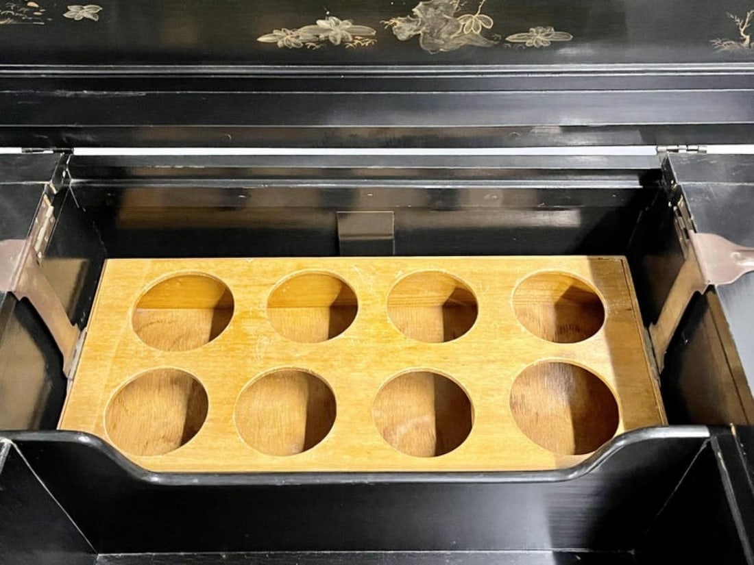 Chinese Export Lacquered Bar, Ebony, Raised Figure Carvings, Chinoiserie - 3