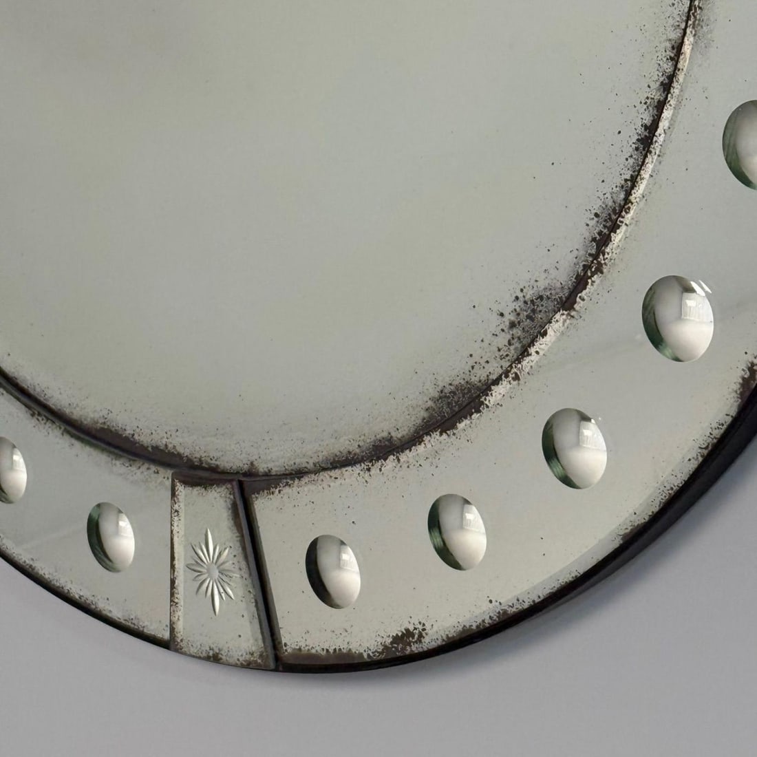 Art Deco Style, Venetian Circular Wall Mirrors, Antiqued Beveled Glass, 21st C. - 5