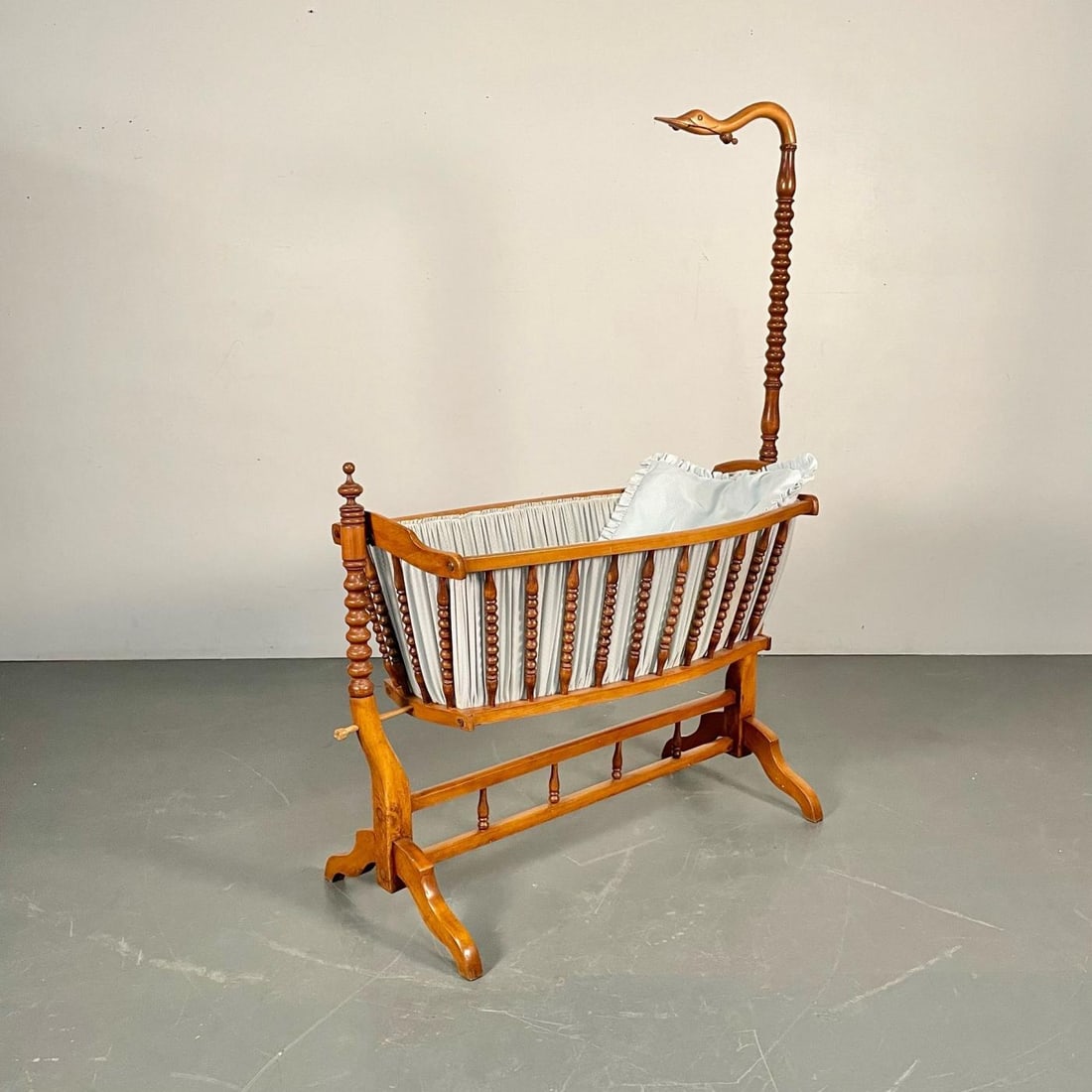 French Spindled 19th Century Walnut Decorative Cradle, Swan Motif - 3