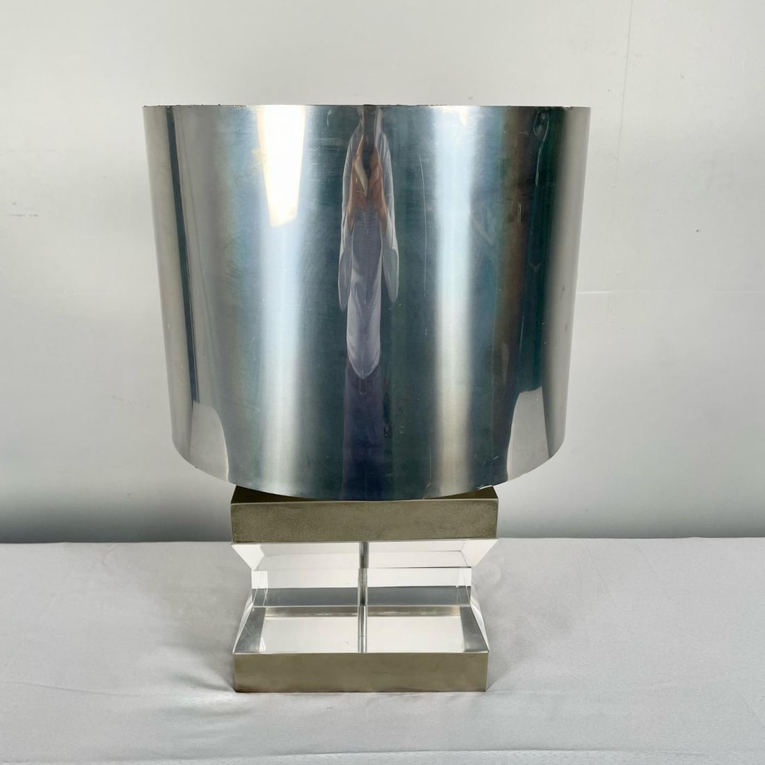 Mid-Century Modern Lucite and Chrome Table / Desk Lamp, Karl Springer Style - 4