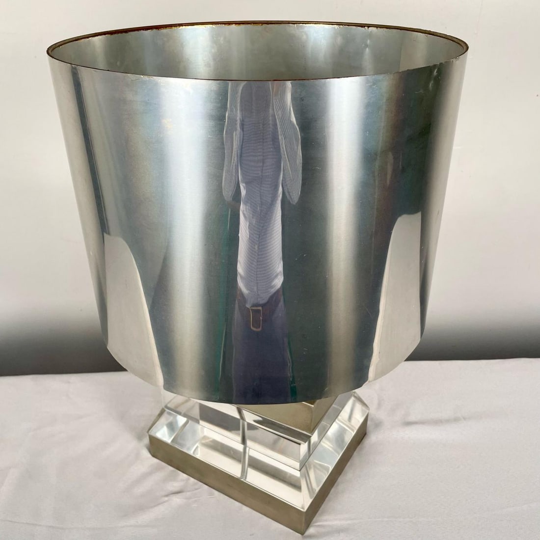 Mid-Century Modern Lucite and Chrome Table / Desk Lamp, Karl Springer Style - 8