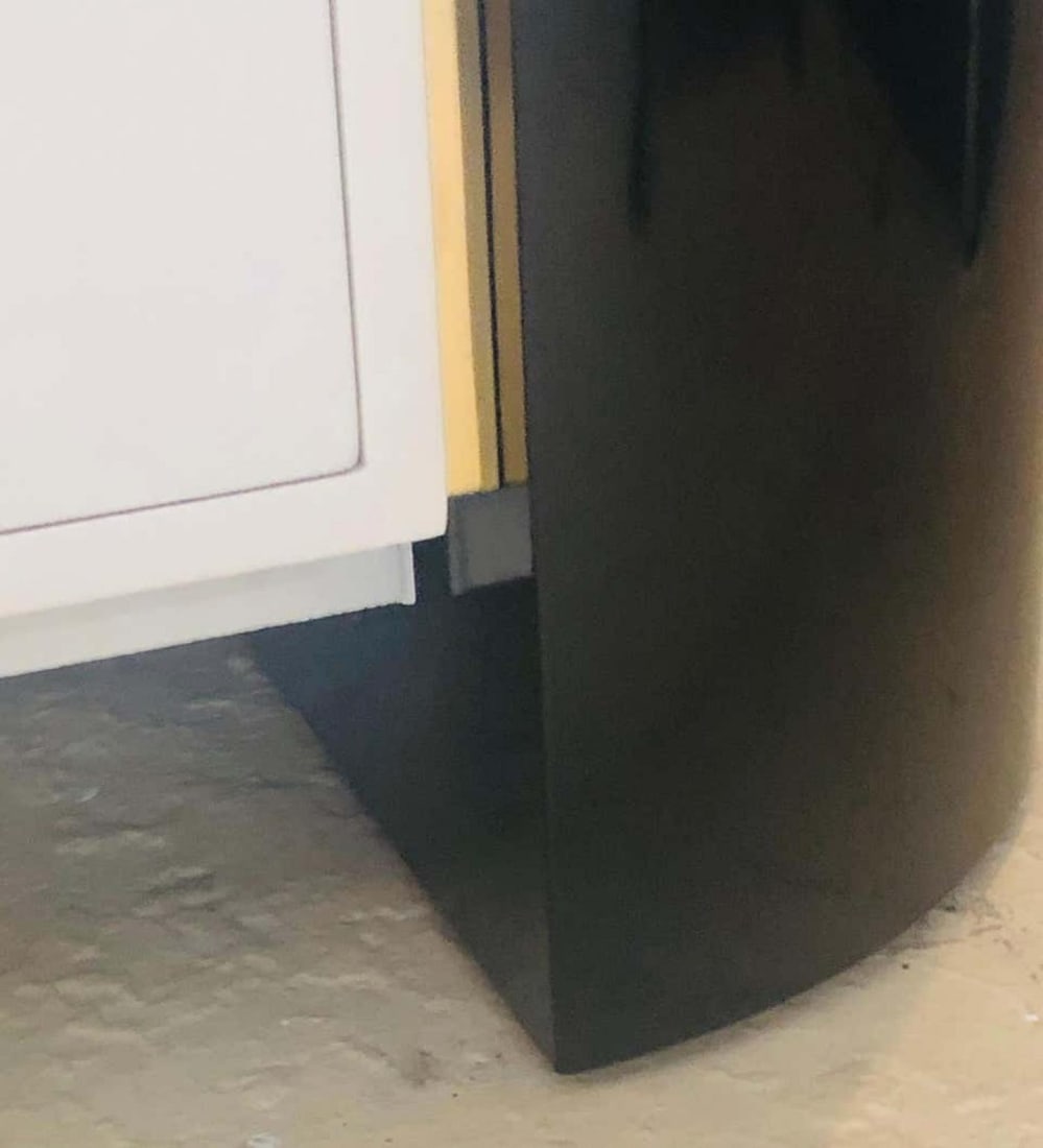 Mid-Century Modernist Long Black and White Lacquered Credenza Sideboard Cabinet - 10