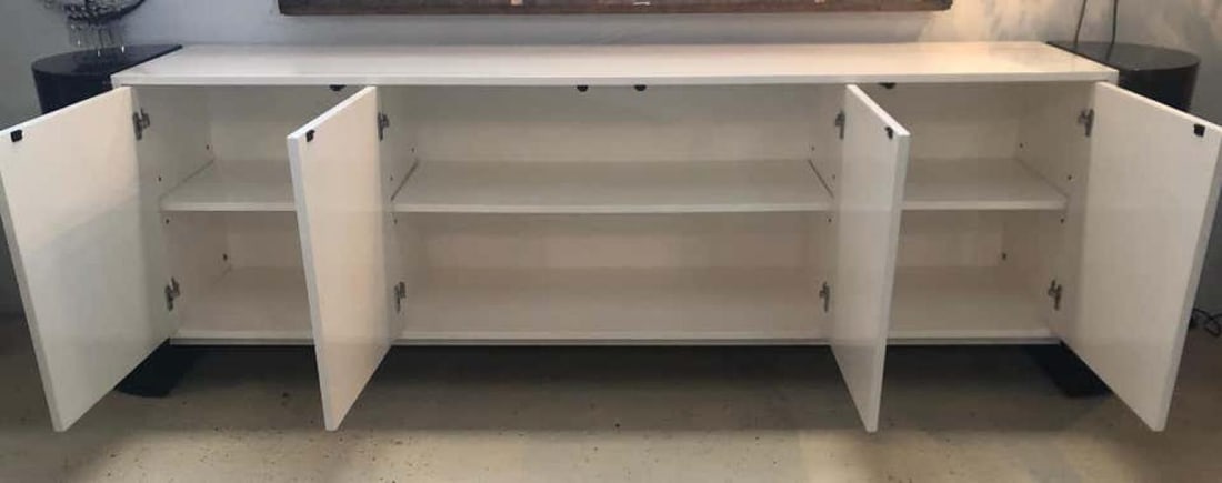 Mid-Century Modernist Long Black and White Lacquered Credenza Sideboard Cabinet - 3