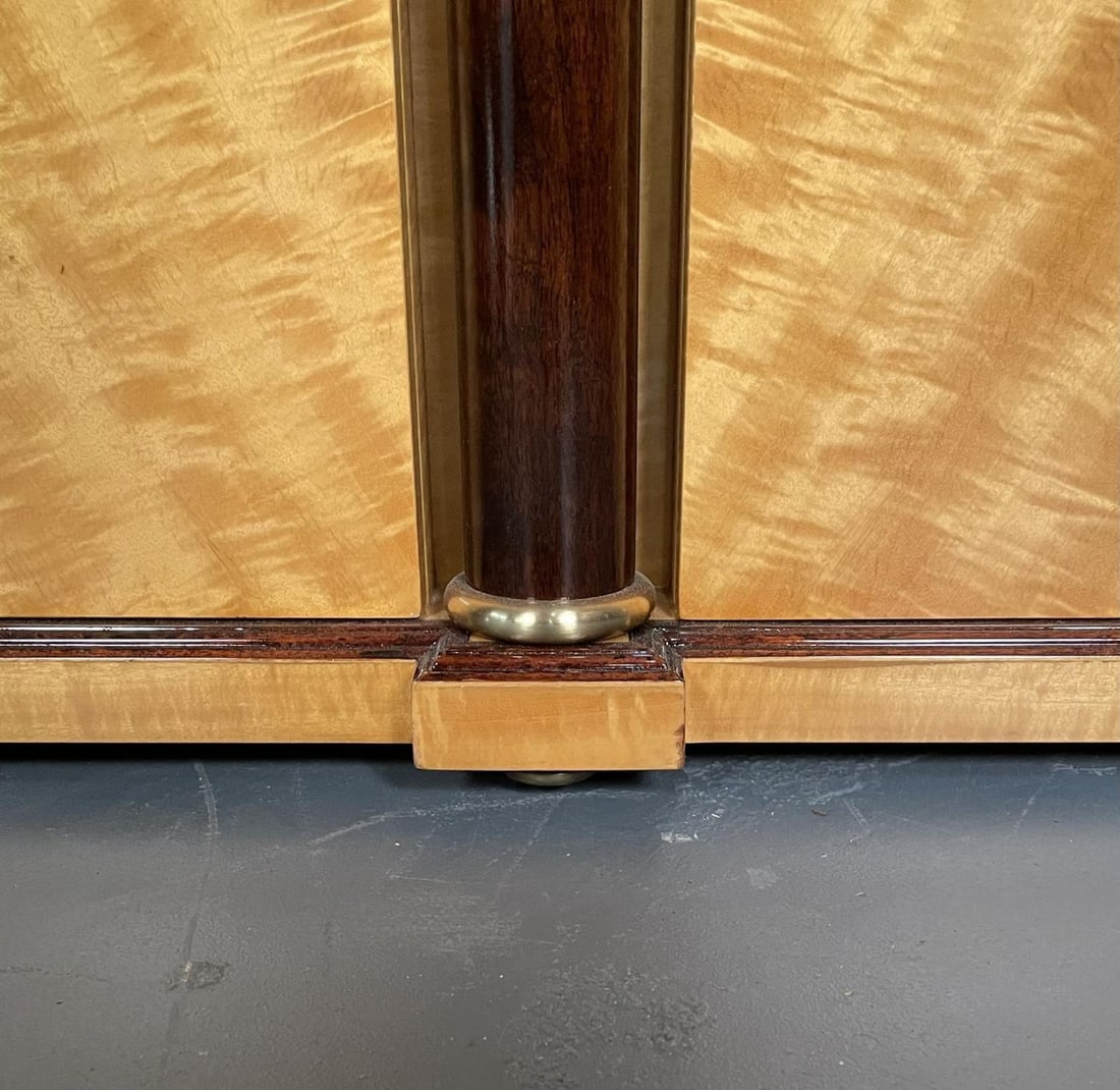 Important Mid-Century Modern Vladimir Kagan Sideboard / Buffet, Full Dining Set - 9