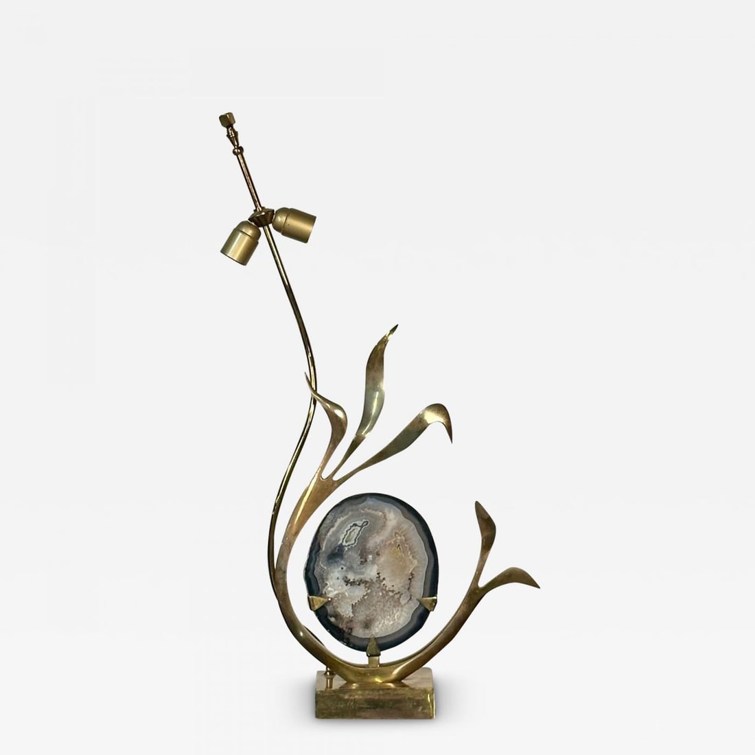 Mid-Century Modern Signed Willy Daro Bronze, Agate Sculptural Table Lamp, 1970s: Title: Mid-Century Modern Signed Willy Daro Bronze, Agate Sculptural Table Lamp, 1970s Description: Mid-Century Modern Signed Willy Daro Bronze, Agate Sculptural Table Lamp, 1970s A sculptural cast br
