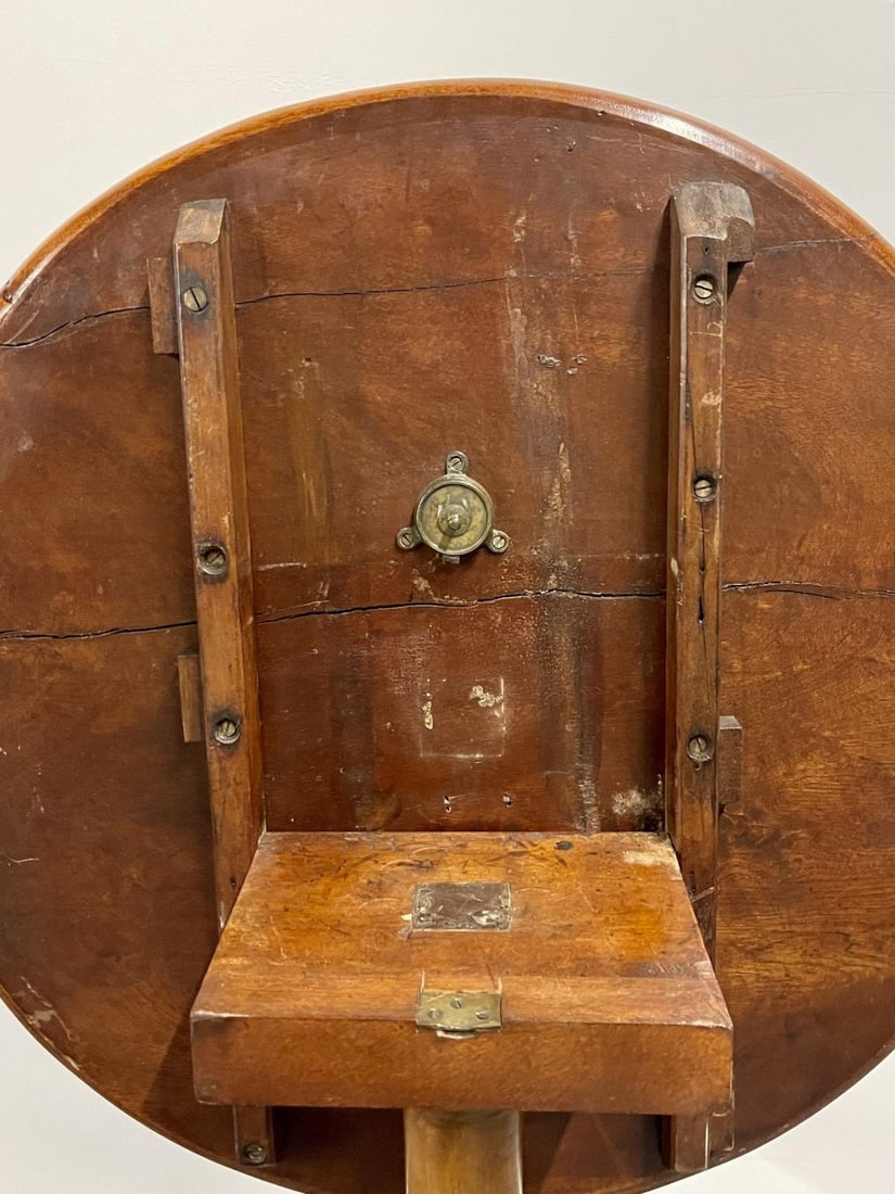 19th Century American Pie Crust Table, Tilt Top, Solid Wood Carved. - 11