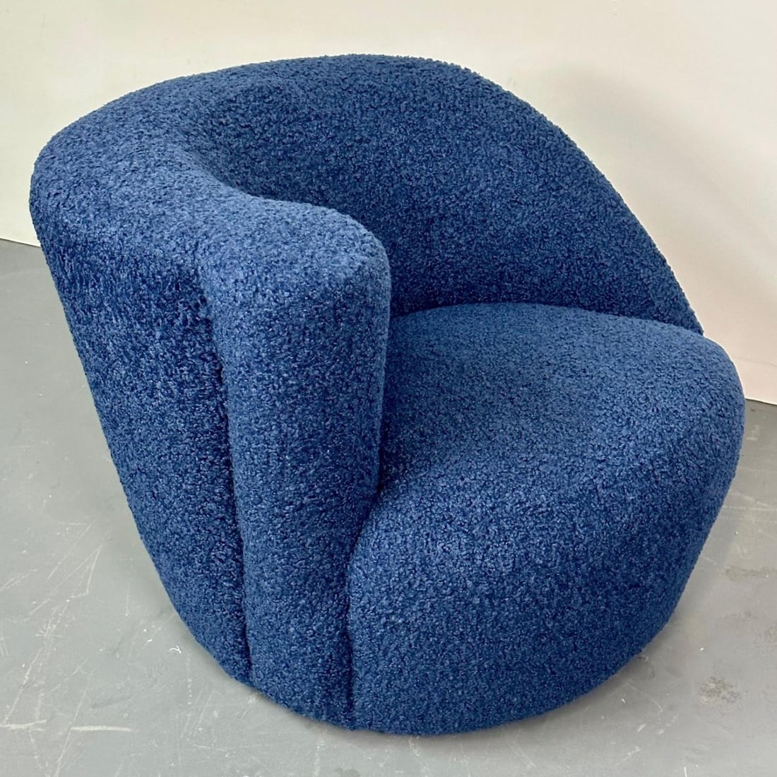 Pair of Mid-Century Modern Nautilus Style Swivel / Lounge Chairs, Blue Faux Fur - 11