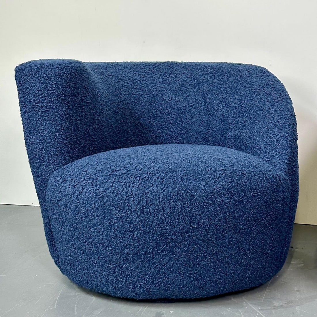 Pair of Mid-Century Modern Nautilus Style Swivel / Lounge Chairs, Blue Faux Fur - 8