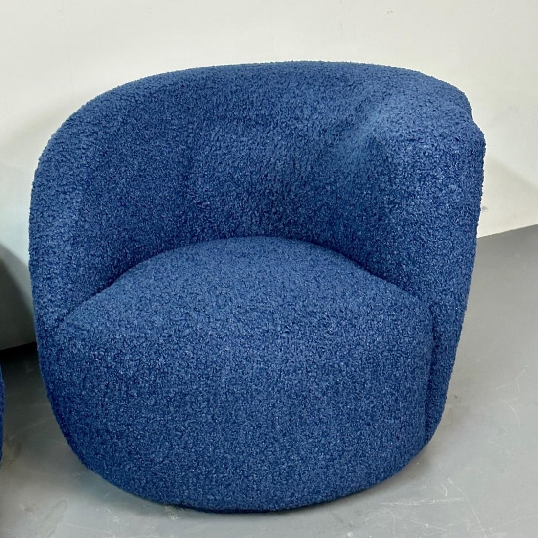 Pair of Mid-Century Modern Nautilus Style Swivel / Lounge Chairs, Blue Faux Fur - 9