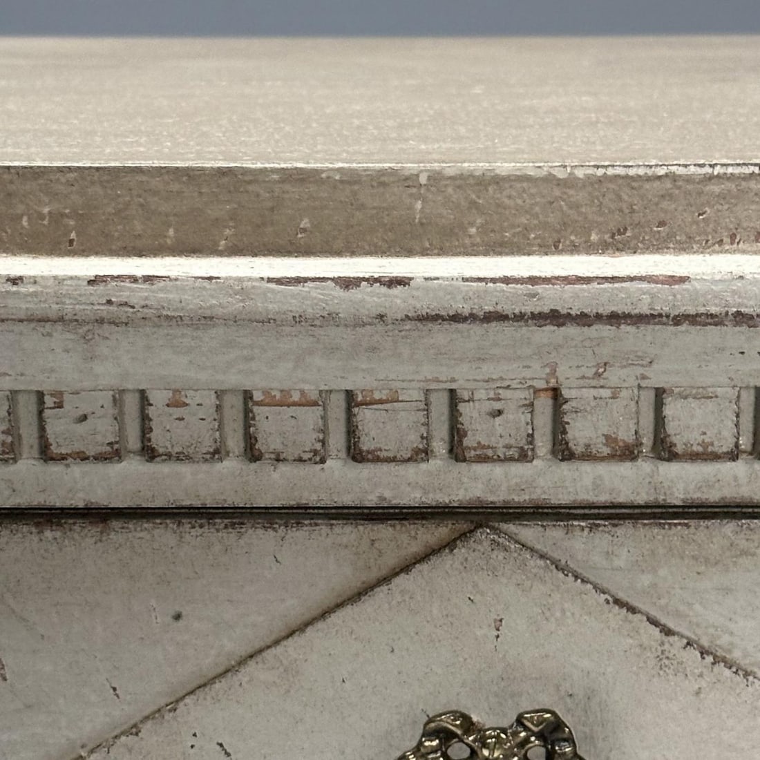 Gustavian, Swedish Commodes, Beige Paint Distressed, Brass, Sweden, 19th C. - 9