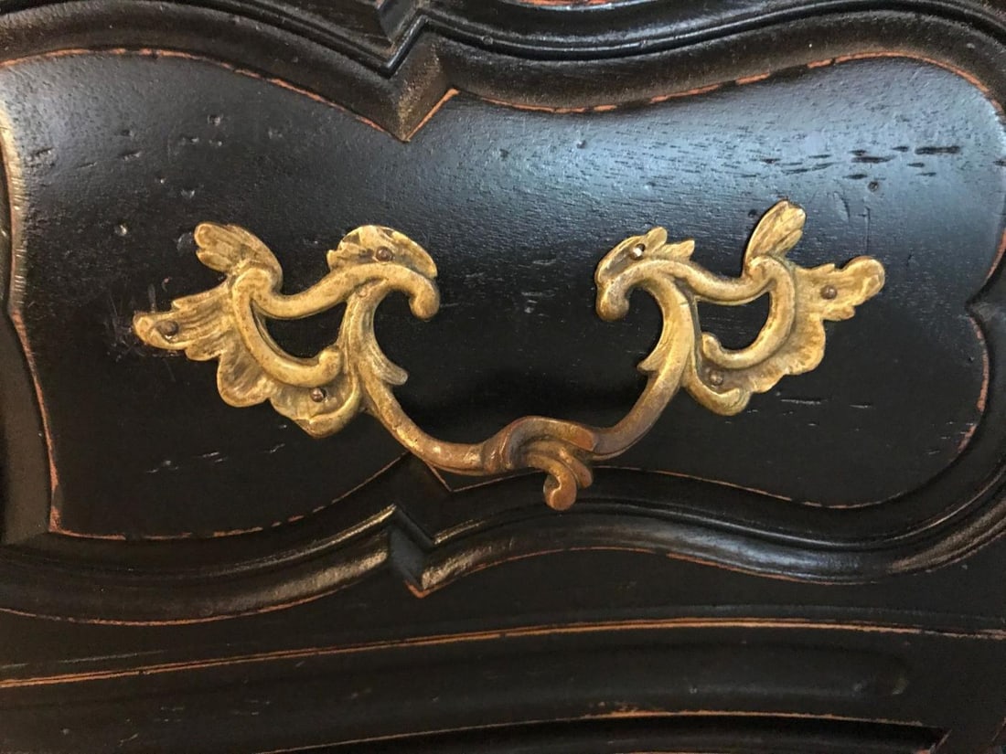 Black Distressed Bombe Commode with Bronze Mounts and Pull-Out Tray Top - 7