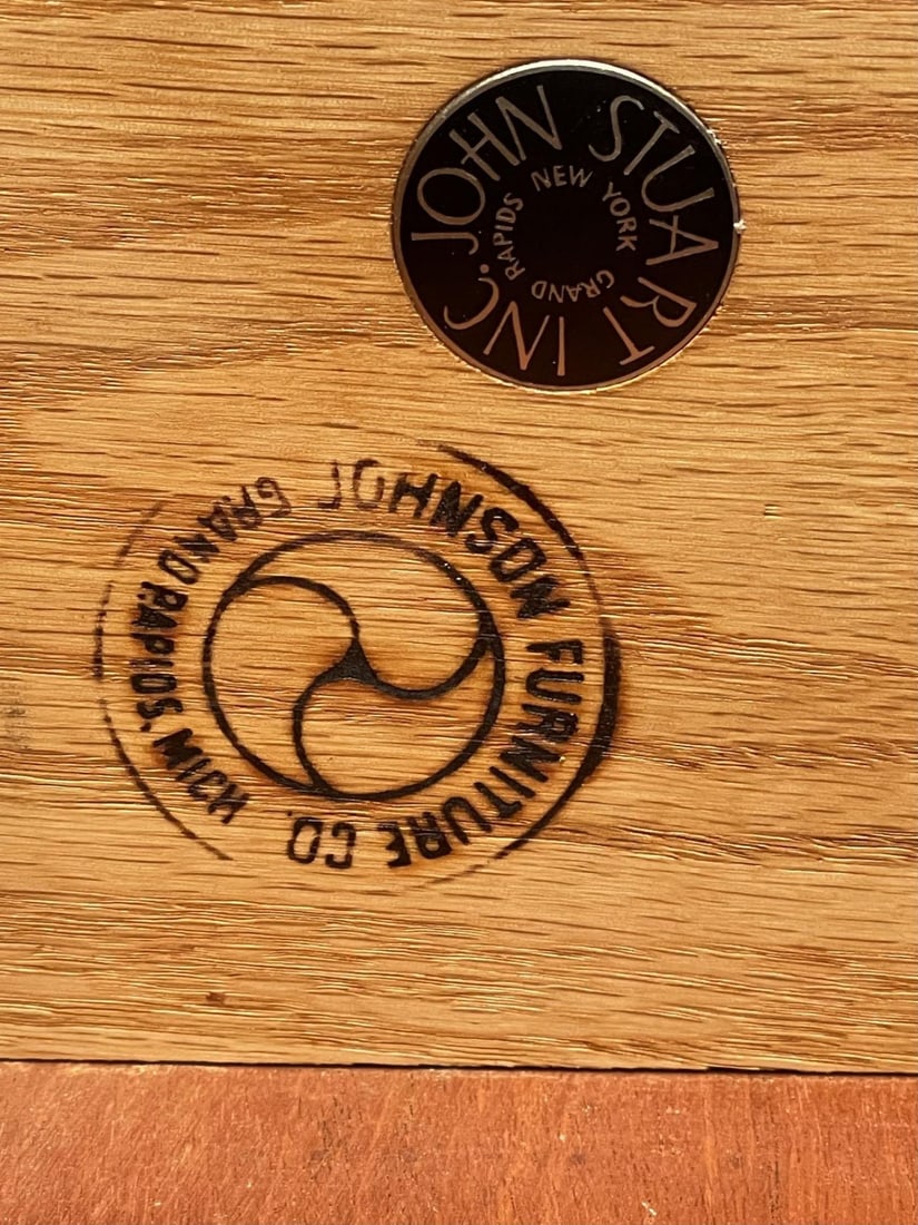 Paul Frankl, Mid-Century Modern, Concave Nightstands, Walnut, Brass, USA 1950s - 8