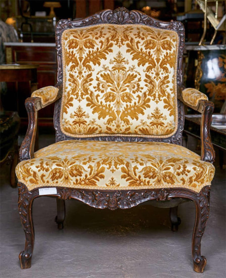Pair of French Louis XV Style 1930s Walnut Armchairs Embroidered Upholstery - 4