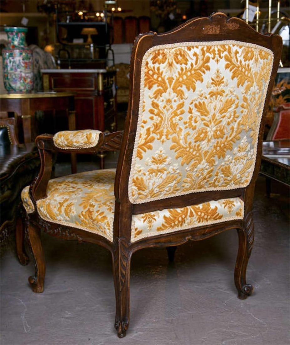 Pair of French Louis XV Style 1930s Walnut Armchairs Embroidered Upholstery - 8