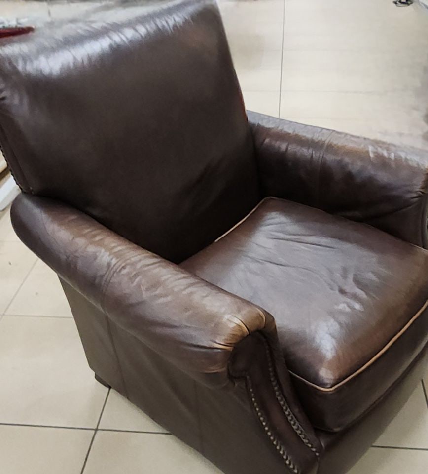 Rare Vintage Bernhardt Luxury Leather Club Chair w/ Nailhead Accent Trim - 7