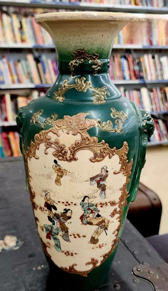 Pair of Rare Vintage Japanese Satsuma vase w/ Hanko (pottery mark) - 4