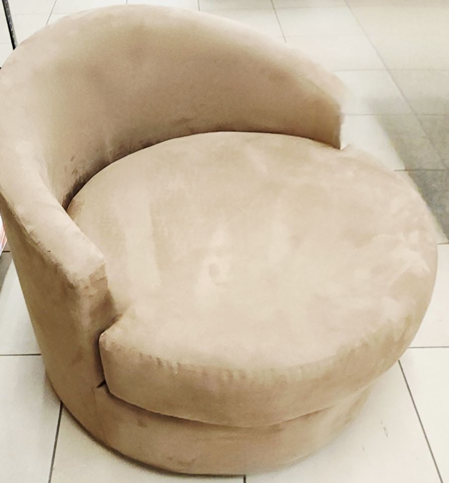 Fabulous designer large Scandinavian modern ultra-suede swivel chair..: Fabulous designer large Scandinavian modern ultra-suede swivel chair.. Shipping: Domestic: Shipping rates are determined by destination International: Foreign shipping rates are determined by destinat