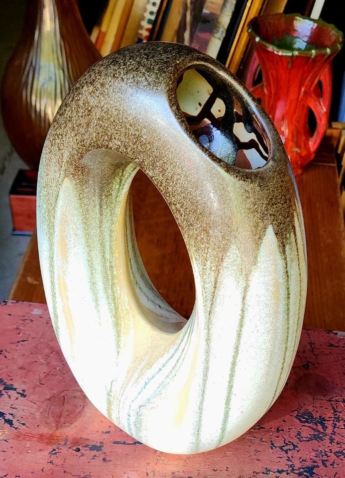 Vintage abstract sculptural authentic Chinese ceramic flower vase - 3