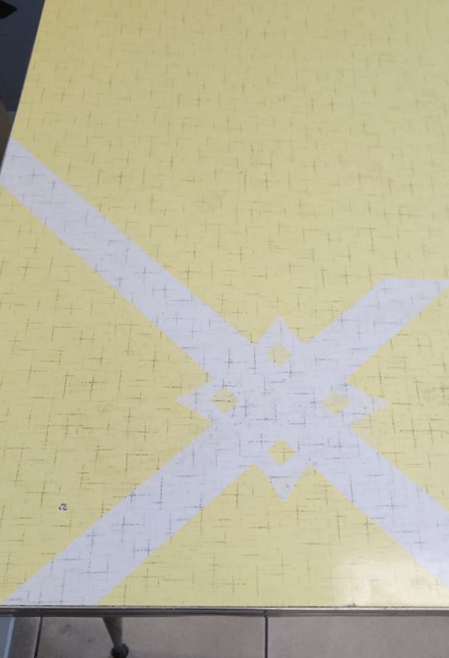 Large Retro Mid-Century Modern formica & chrome dinette table. Circa 1959. Great yellow pattern. - 7