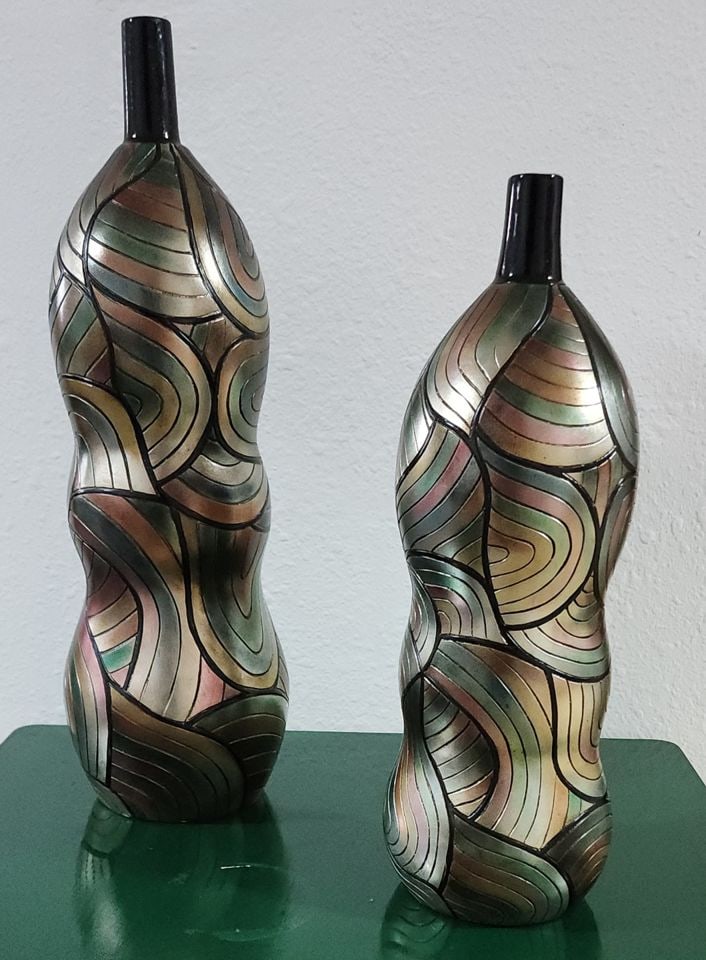 Pair of wonderful vintage hi-design Art Deco style ceramic bottle vases. Will enhance any decor. - 4