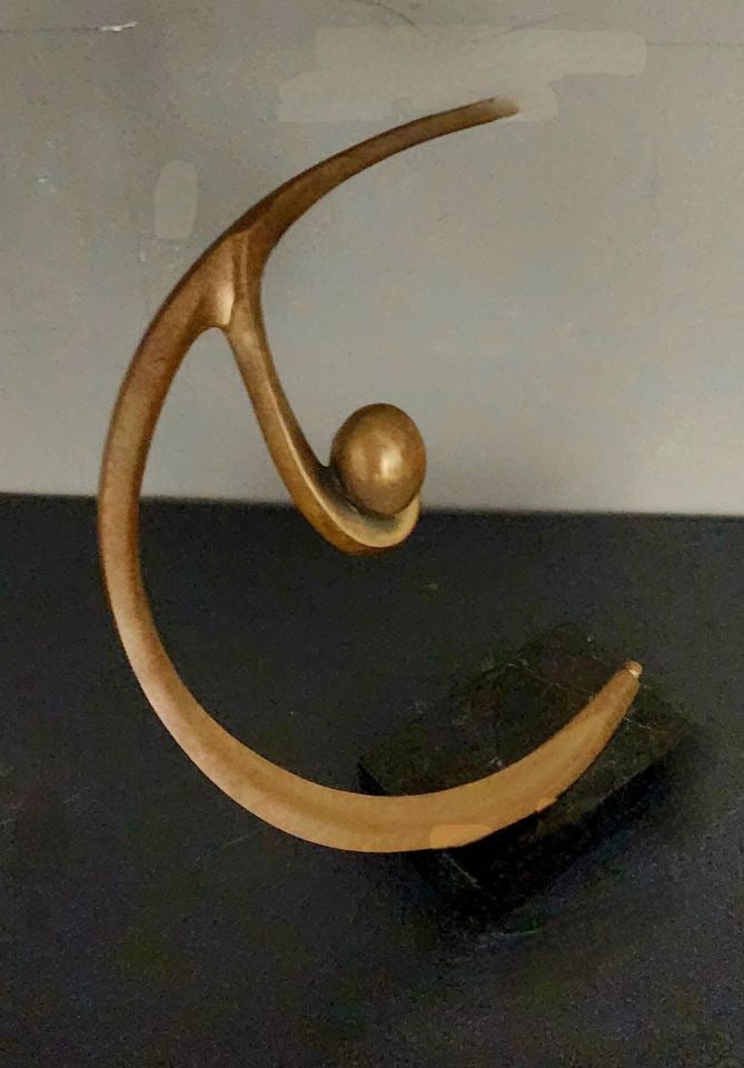 Bob Bennett vintage mid-century abstract bronze figural sculpture on stone base. - 4