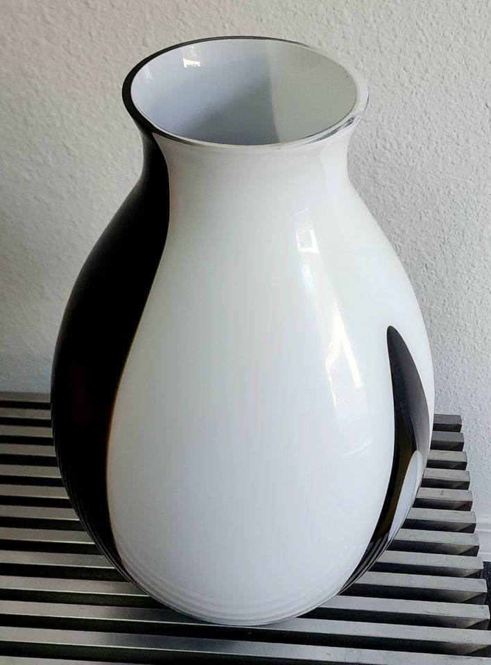 Vintage Danish modern large art glass table/floor vase w/ powerful black & white abstract design. - 2