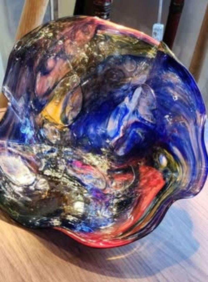 After Dale Chihuly, stunning art glass bowl 15x12 . Signed. Circa '08 - 4