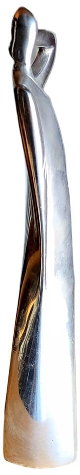 Vintage polished metal sculpture featuring an elegant lady of the 20th century Deco era. - 3