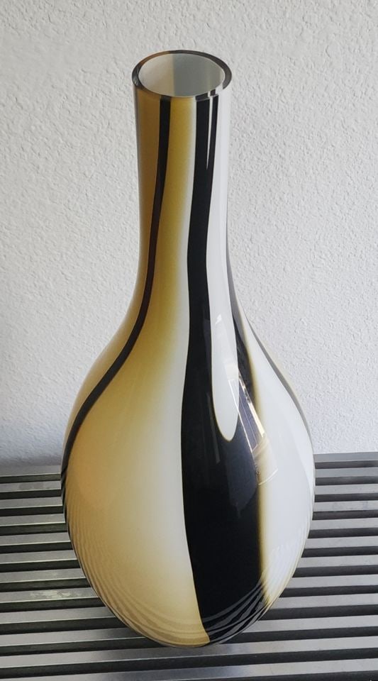 Vintage monumental 28" tall elegant art vase w/ with bold abstract design - 3