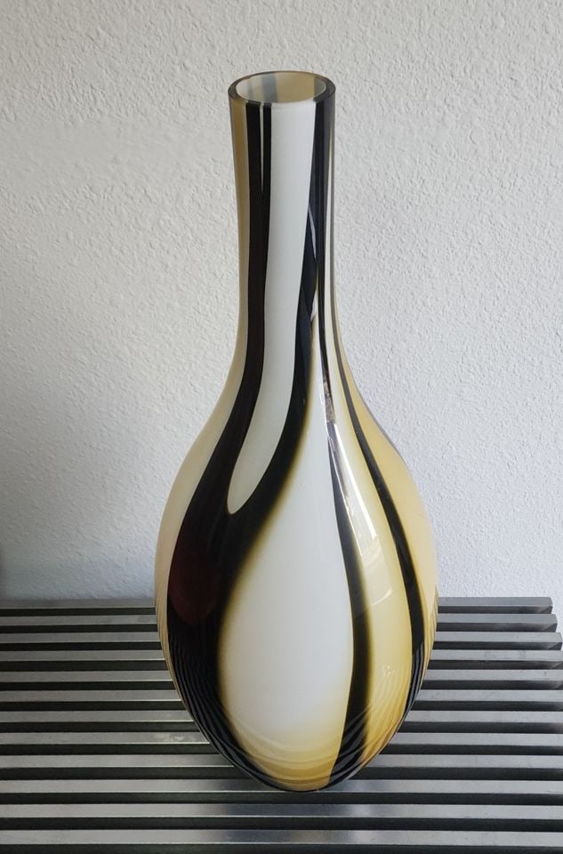 Vintage monumental 28" tall elegant art vase w/ with bold abstract design - 5