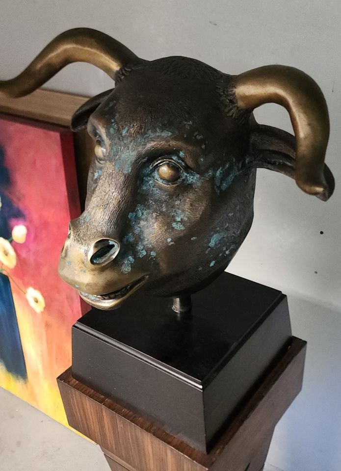 Powerful engraved bronze sculpture of Bull's head making strong artistic statement. - 2