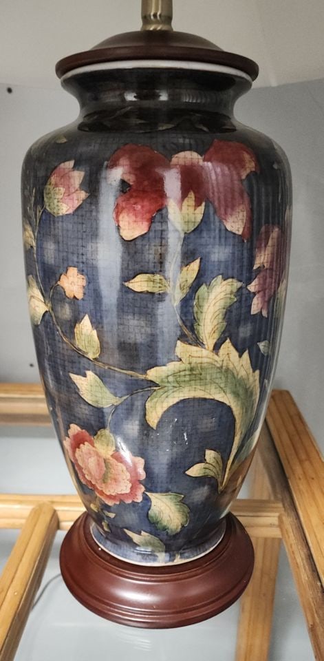 Pair of vintage Hollywood Regeny style hand-painted porcelain lamps representative of Scully & - 5