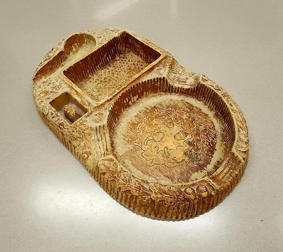 Vintage Syroco faux wood Cigar Ashtray, Pipe Stand and Cigarette Holder - 5