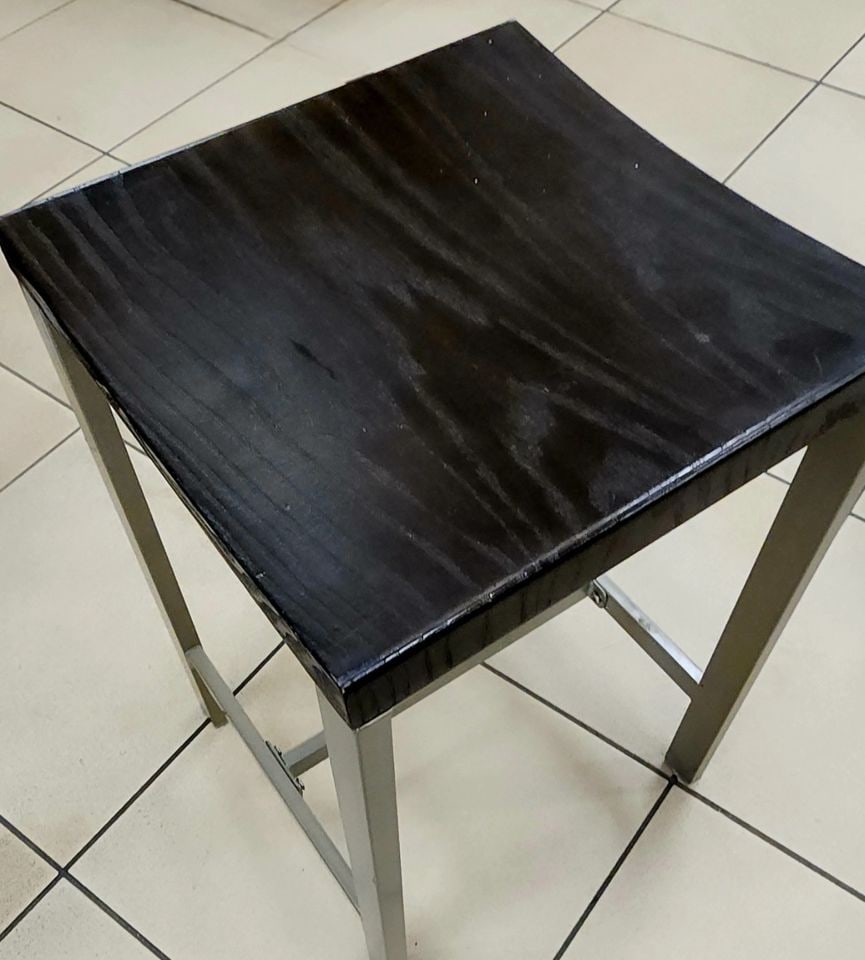 Hi-design gun metal and black wood accent tools. Ideal for table or extra living room seating - 2