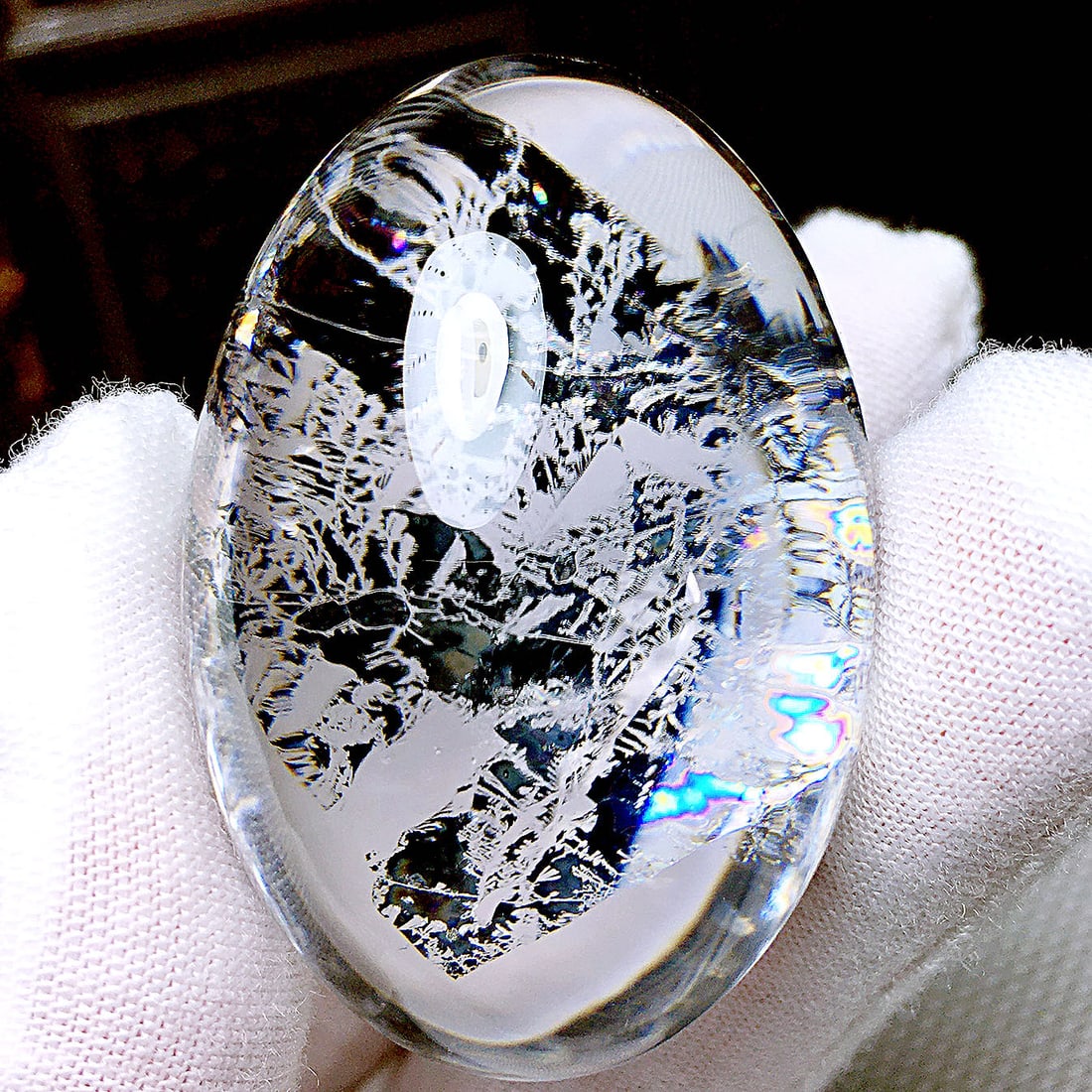 Natural Rainbow Glaze Mica Sheet Full Wrap Pendant: Title: Natural Rainbow Glaze Mica Sheet Full Wrap Pendant Description: Natural seven-color mica slice pendant, crystal transparent, inlaid with a piece of black mica slice, colorful glue flowers